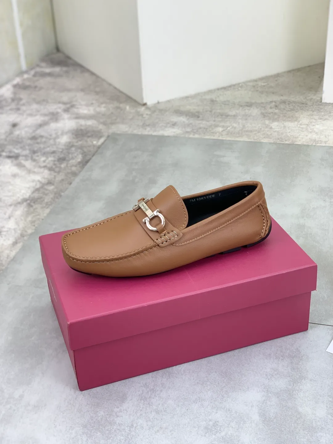 Men's shoes 💰P542 New model, high quality [Ferragamo/Ferragamo] Latest lazy slip-on shoes Original imported calfskin, imported cowhide lining + original luxury metal buckle + original combination outsole Comparison without pressure Code number: 38-45
